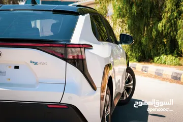  4 تويوتا bz4x موديل 2022 فل الفل و بحاله ممتازه عداد 8000 كم فقط