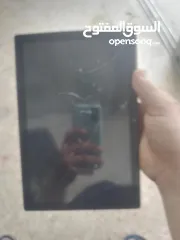  2 ايباد وكسر شاشته شغال ميه ميه  بس بدو شاشه  ايباد وكسر شاشته شغال ميه ميه  بس بدو شاشه