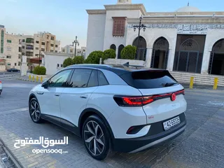  3 iD4. 2023 ماشيه 7 الف كيلو فقط بحاله ممتازه للبيع