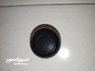  8 سماعه سبيكر صوت جدا عالي زائد شاحن 3 × 1 ثلاث مداخل شحن سريع زائد شاحن للسماعه وجهاز تخزين 32 gb