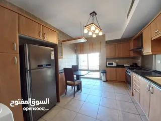 10 شقة مفروشة للإيجار 200م2 ( Property 19446 )-174847803