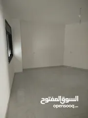  14 شقه سكنية للبيع