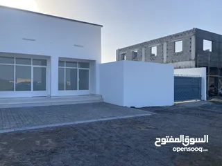  3 Open storage and 3 Shops Barka ثلاثة محلات و مساحة تخزين مفتوحة - بركاء حي عاصم سفاري