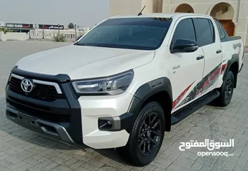  3 Toyota Hilux Adventure SR5 V6 4.0 L Full Option Model 2022