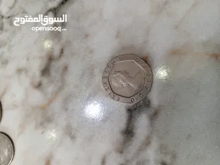  1 الملكة اليزابيث 1982 عملات نادرة جدا و تواريخ قديمة جدا