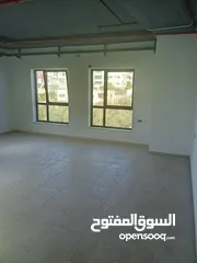  5 مكتب للايجار - رووف مع تراس