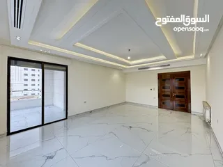  8 شقة مميزة طابق اول بأجمل مناطق خلدا مساحة واسعه 240م بسعر مميز