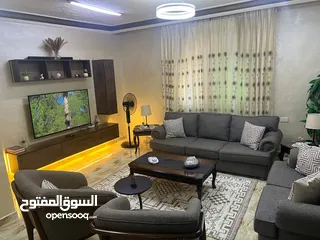  2 عفش بيت كامل مع الكهربائيات بحالة جيدة بداعي السفر الرجاء من الاخوة التجار عدم الاتصال بدون احراج