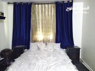  3 مسبل عرايس مع وجهين مخدة  للبيع المستعجل اشتريته ب 60 ولساتو جديد  غير مستعمل وفتحته للعرض فقط البيع