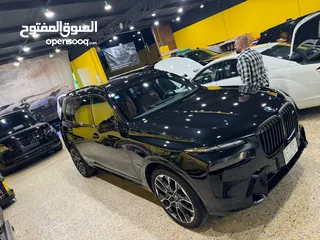  5 BMW X7 M60i