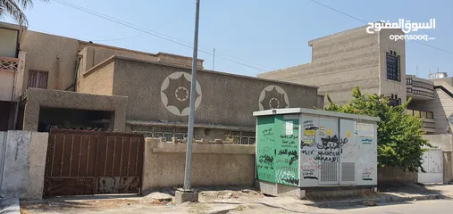  3 بيت قديم  تفليش في اليرموك الداخليه يباع نصفه كقطعه ارض المساحه الكليه 630م