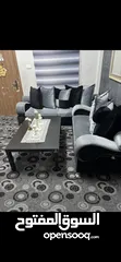  2 طقم كنب لون اسود وسكني للبيع