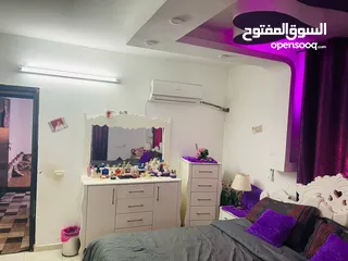  8 بيت جاهز مع ارض حول البيت للبيع