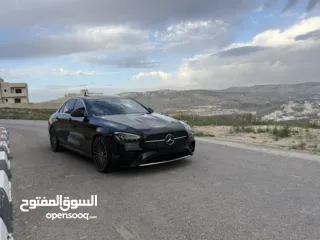  12 Mercedes benz E200 AMG بحالة الوكالة