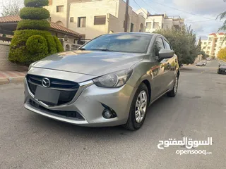  3 Mazda 2  2016 skyactiv