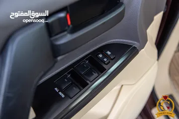  17 Toyota Land Cruiser 2017 Gx-r V8  السيارة بحالة الوكالة و قطعت مسافة 80,000 كم