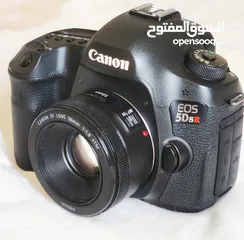  1 كاميرا كانون فول فريم 50 ميجابيكسل