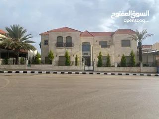  1 فيلا مميزة 850م ثلاث طوابق بتشطيبات عصرية في أجمل مناطق الأندليسة _ مأدبا/ ref 2082