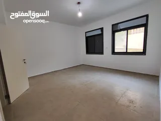  9 شقة ارضية جديده مع ساحه للايجار في سردا