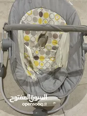  3 كرسي مواليد هزاز مع موسيقى شبه الجديد