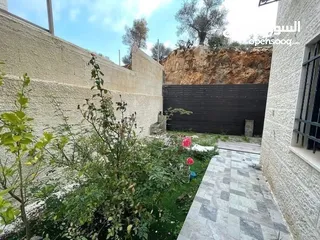  1 شق للبيع طابق اول مع حديقه في الطيره خلف المدرسه الانجيليه