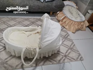  5 سرير اطفال وسلة مرسى