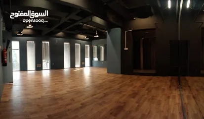  25 6Me18-Fabulous offices for rent in Qurm near Al Shati Street.