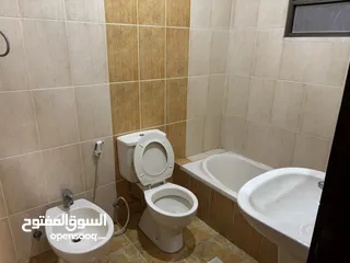  6 شقة   في الجبيهة للايجار عائلات او شباب فقط