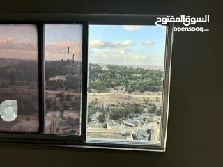  18 شقة ذات إطلالة بانورامية للإيجار في جبل التاج