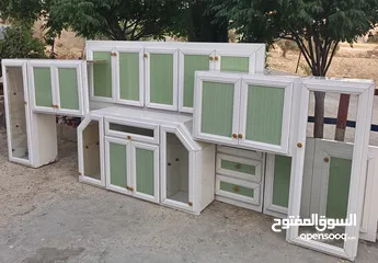  4 بالصلاه على النبي يوجد مطبخ المنيوم تعليق وارضي نظيف نظيف مع رخام ومجلى ومغسله كمان