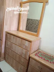  17 خزانة واسرّة للبيع