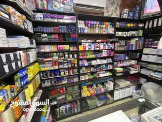  6 مكتبة وألعاب
