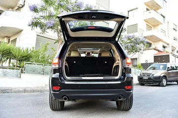  28 جيب جراند شيروكي ليميتد 2017 Jeep Grand Cherokee Limited