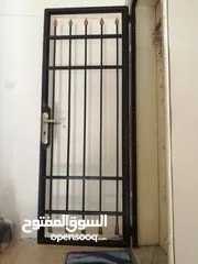  1 باب حديد دهان حراري للبيع بسعر مغري للتواصل على رقم الهاتف