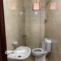  11 بيت للايجار