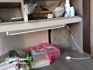  10 مكتب مع كرسي للدراسة أو لشغل بحالة الجديد وبسعر مغري جدا ا
