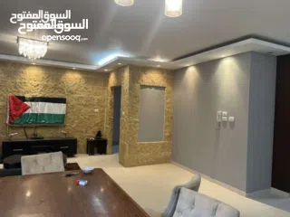  4 شقه للبيع مساحه 150ثلاث غرفة نوم حمامين بلكونتين صالون صاله مطبخ طابق ثالث اصنصين