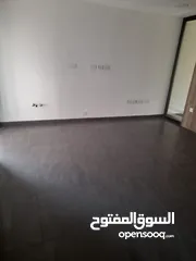  8 مكاتب  للايجار