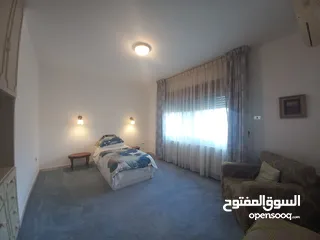  3 شقة مفروشة للإيجار 450م2 ( Property 18268 )-174847924