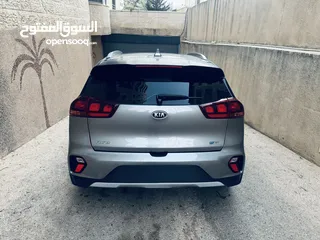  6 جيب كيا نيرو هايبرد  بنزين + كهرباء