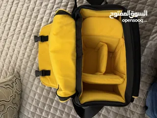  2 شنتة كاميرا شبه جديدة