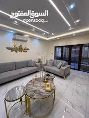  1 شقة مميزة للبيع طابق شبه أرضي 180م داخلي/ 130م خارجي في أجمل مناطق عبدون / ref 9356
