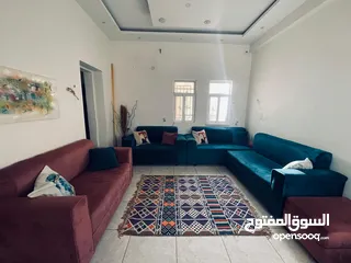  3 طقم كنب 9 مقاعد +بفه  بحاله ممتازه