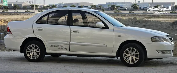  12 Nissan Sunny 2010