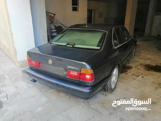 1 سياره بي ام دبل يو