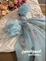  1 فستان ازرق بحري منفوش