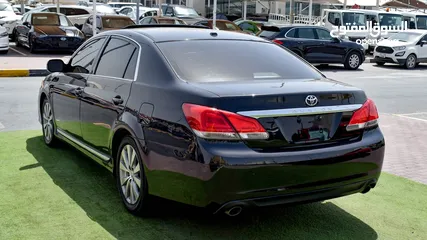  8 Toyota Avalon 2011 model with sunroof