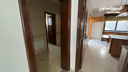  2 Well-Maintained Villa in Umm Al Summaq / فيلا بحالة ممتازة في أم السماق