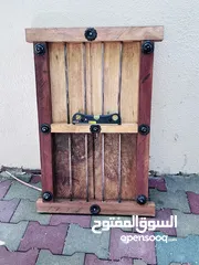  3 نوافذ خشبية عمانية الطراز