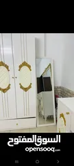  4 غرفة نوم دهان شبه جديدة